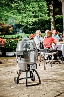 Broil King KEG 5000 Holzkohlegrill -Broil King Store 11892 broil king keg 5000 lifestyle 911470