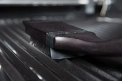 Broil King Holz Grillbürste 47cm Mit Edelstahlborsten + Spritzschutz -Broil King Store 17025 Broil King Holz Grillbuerste 65225 5