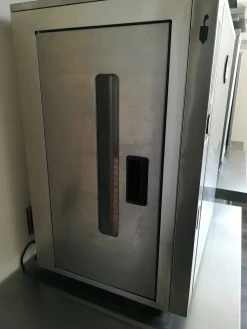 Bradley Professional Smoker BS1019 / Elektro Räucherofen 10 Bradley Professional Smoker BS1019 / Elektro Räucherofen -Broil King Store 20092 bradley smoker bs1019 seitliche tuer