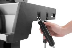 Broil King Sovereign 390 Gasgrill Inkl. Drehspieß + Grillfürst Fettschiene 30 Broil King Sovereign 390 Gasgrill Inkl. Drehspieß + Grillfürst Fettschiene -Broil King Store 21507 Broil King Sovereign Besteckhaken