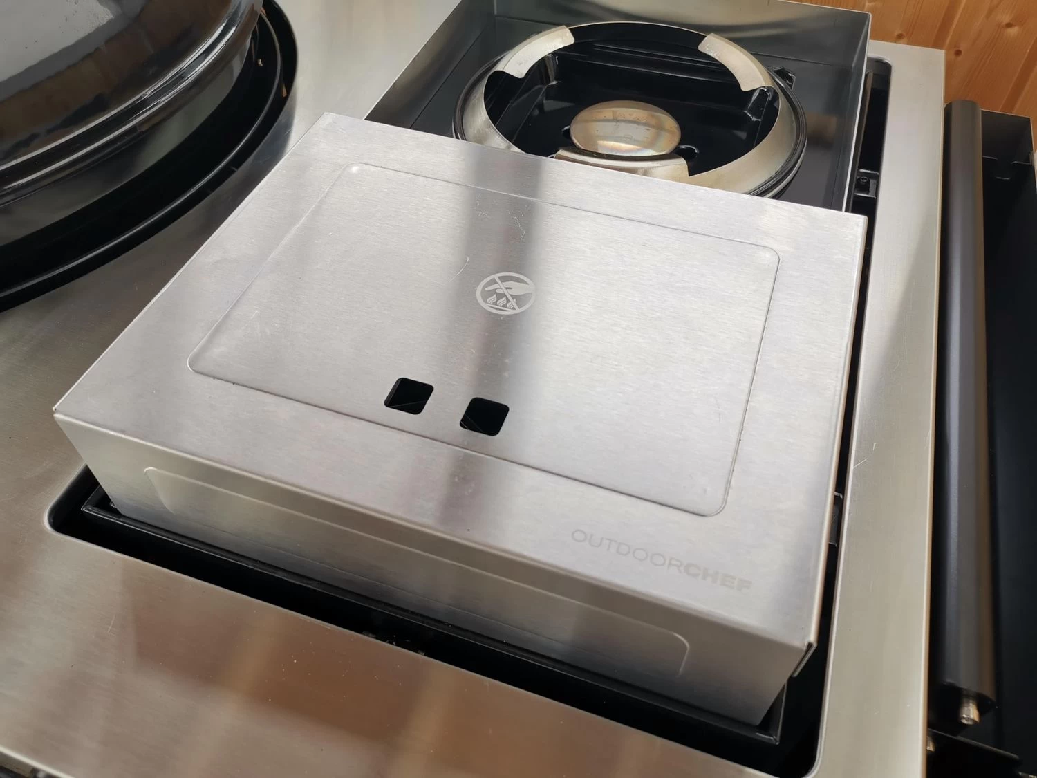 Outdoorchef Edelstahl-Aufheizabdeckung Für Lugano Steak Zone 3 Outdoorchef Edelstahl-Aufheizabdeckung Für Lugano Steak Zone