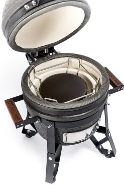 The Bastard Keramikgrill Urban Small - Schwarz Matt - Modell 2023 18 The Bastard Keramikgrill Urban Small - Schwarz Matt - Modell 2023 -Broil King Store Bastard Keramikgrill Urban Small Hitzeschild BU206