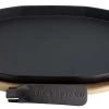 The Bastard Sizzling Plate / Gusseisenpfanne Mit Untersetzer Und Abnehmbaren Griff M/L -Broil King Store Bastard Sizzeling Plate Gusspfanne Griff abnehmbar BB636