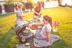 Big Green Egg MiniMax Keramikgrill Starter - Paket -Broil King Store Big Green Egg MiniMax Campinggrill 1