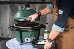 Big Green Egg MiniMax Keramikgrill Mit EGG Carrier Inkl. Zubehörpaket Mit Looftlighter -Broil King Store Big Green Egg MiniMax Tischgrill Kompakt