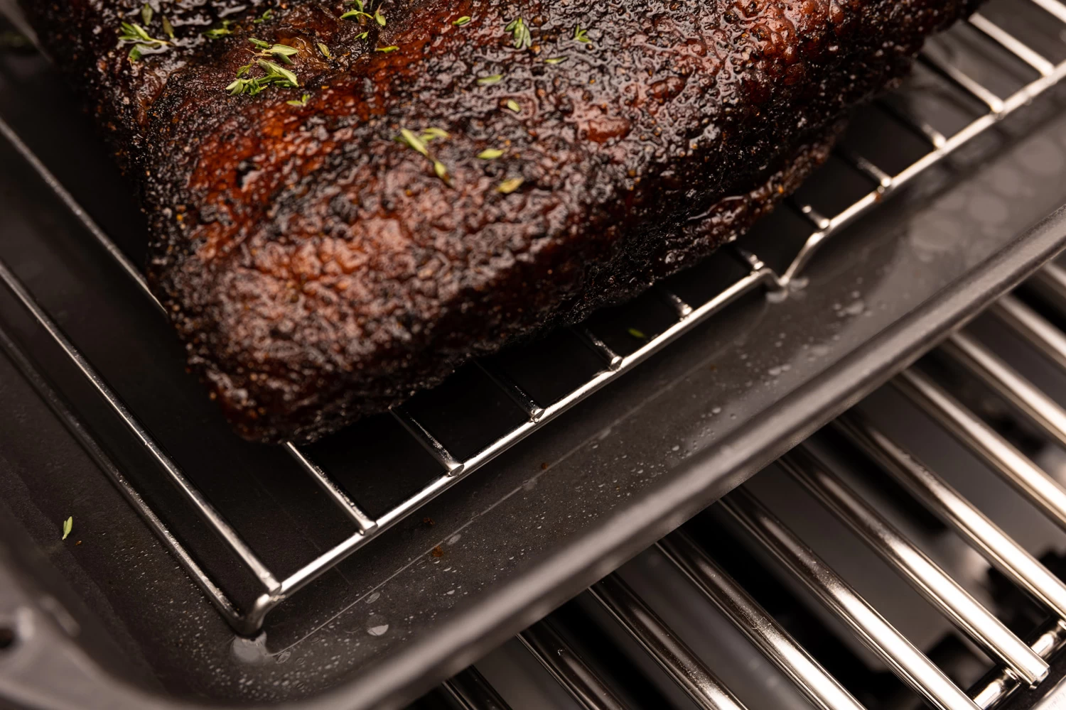 Broil King Gussbräter / Dutch Oven (eckig) / Multi Roaster Inkl. Bratengestell 6 Broil King Gussbräter / Dutch Oven (eckig) / Multi Roaster Inkl. Bratengestell – Bild 4