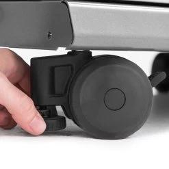 Broil King Imperial S590 PRO IR Gasgrill - Modell 2023 - SMART Deal Inkl. Grillfürst Grill Control Mit Companion Device Und Einstichthermometer -Broil King Store Broil King Imperial S 590 IR Rolle feststellbar