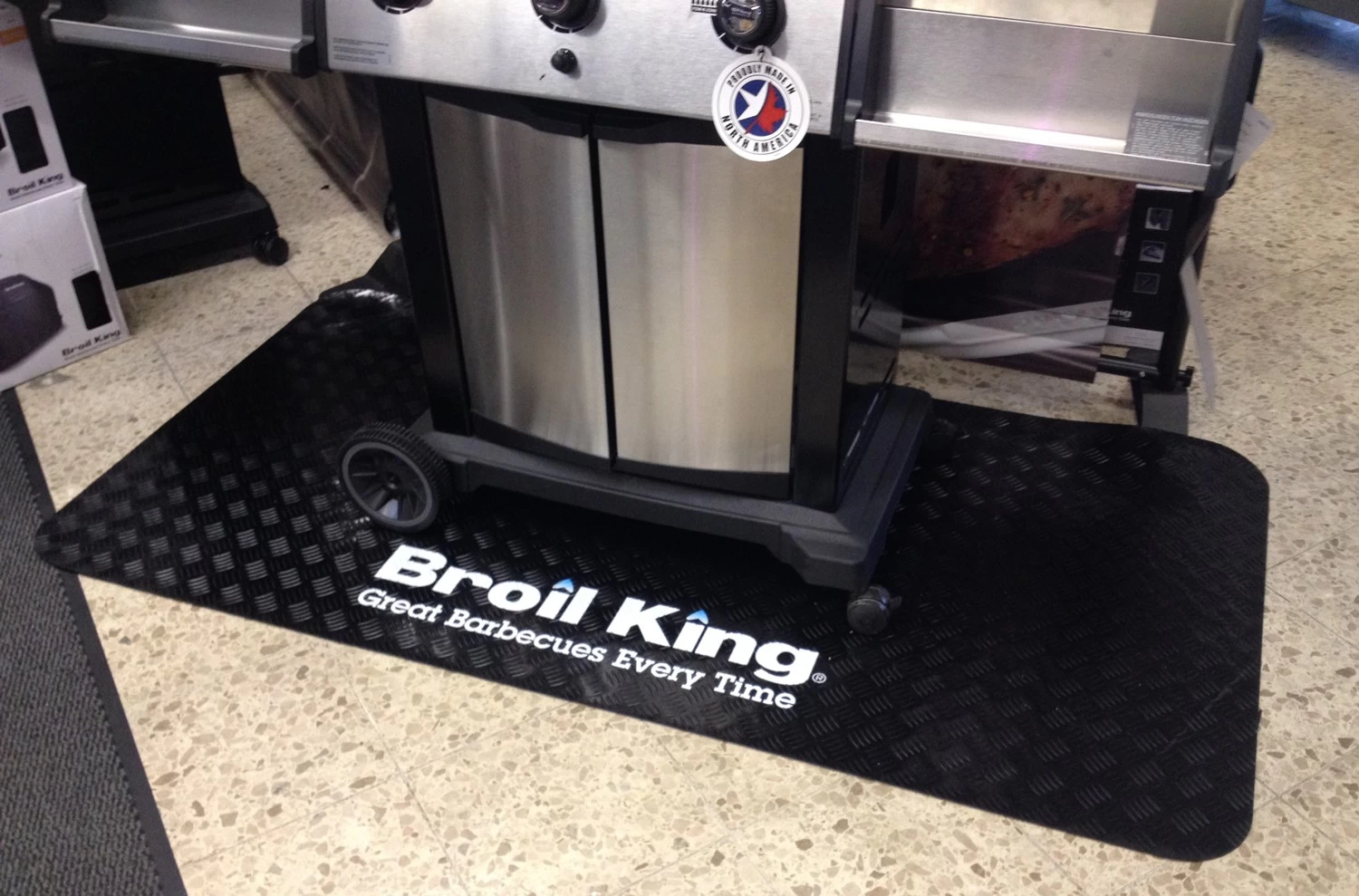 Broil King Grillunterlage Schwarz 1800 X 900mm 3 Broil King Grillunterlage Schwarz 1800 X 900mm