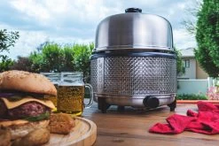 Cobb Grill Premier+ Gas Deluxe Gasgrill 30mbar - Modell 2023 -Broil King Store Cobb Premier Plus Deluxe Tischgrill Lifestyle