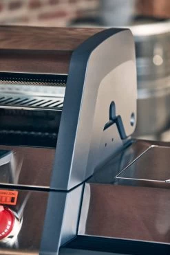 Enders Gasgrill Monroe Pro 4 SIK Turbo -Broil King Store Enders Gasgrill Monroe Pro 4 SIK Turbo Deckel Seitenteile