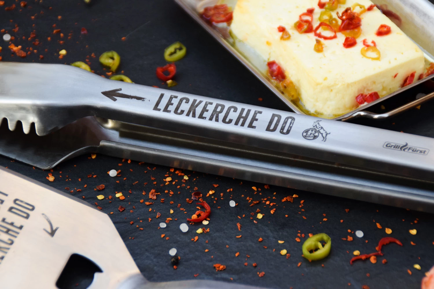 Grillfürst Premium Edelstahl Grillzange Mit Spatelkopf - FC Köln Edition 4 Grillfürst Premium Edelstahl Grillzange Mit Spatelkopf - FC Köln Edition – Bild 2