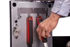 Grillfürst G520G 5-Brenner Gasgrill Mit Hochtemperaturbrenner, Heckbrenner Und Gusseisen Rosten - X-DEAL Inkl. Zubehörpaket 33 Grillfürst G520G 5-Brenner Gasgrill Mit Hochtemperaturbrenner, Heckbrenner Und Gusseisen Rosten - X-DEAL Inkl. Zubehörpaket -Broil King Store Grillfuerst Gasgrill G520G Besteckhaken Leiste