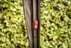 Grillfürst Pop-Up Pavillon / Grillpavillon / Gartenpavillon / Grillzelt 3x3m V3 - Mit Rauchabzug -Broil King Store Grillfuerst Pavillon Arretierung