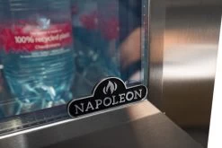 Napoleon Outdoor - Kühlschrank, 135 Liter, Linksdrehende Tür Mit Doppelverglasung Und LED Beleuchtung - Wasserdicht Nach IP24 -Broil King Store NFR135ORGL Napoleon Kuehlschrank doppelt verglast
