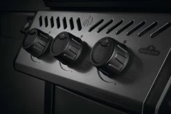 Napoleon Freestyle 365 Gasgrill, Graphit - Mit Sizzle Zone Und Tür - Modell 2023 NEU -Broil King Store Napoleon Freestyle Drehregler