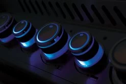 Napoleon Prestige Pro 500-3 Edelstahl Gasgrill Inkl. Drehspieß - Modell 2023 - SMART Deal Inkl. Grillfürst Grill Control -Broil King Store Napoleon Prestige Pro 500 Drehknopfbeleuchtung