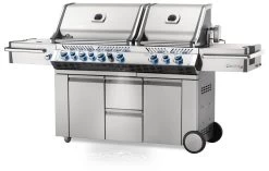 Napoleon Prestige Pro 825-3 Edelstahl Gasgrill Inkl. Drehspieß Und Bodenbeleuchtung - Modell 2023 - SMART Deal Inkl. Grillfürst Grill Control Mit Companion Device Und Einstichthermometer 27 Napoleon Prestige Pro 825-3 Edelstahl Gasgrill Inkl. Drehspieß Und Bodenbeleuchtung - Modell 2023 - SMART Deal Inkl. Grillfürst Grill Control Mit Companion Device Und Einstichthermometer -Broil King Store Napoleon Prestige Pro 825 Gasgrill seitlich