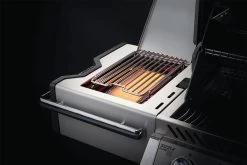 Napoleon Prestige Pro 665-3 Edelstahl Gasgrill Inkl. Drehspieß - Modell 2023 - SMART Deal Inkl. Grillfürst Grill Control Mit Companion Device Und Einstichthermometer 30 Napoleon Prestige Pro 665-3 Edelstahl Gasgrill Inkl. Drehspieß - Modell 2023 - SMART Deal Inkl. Grillfürst Grill Control Mit Companion Device Und Einstichthermometer -Broil King Store Napoleon Prestige Pro Sizzle Zone Offen