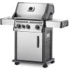 Napoleon Rogue XT 425 Edelstahl Gasgrill Mit Sizzle Zone - Modell 2023 1 Napoleon Rogue XT 425 Edelstahl Gasgrill Mit Sizzle Zone - Modell 2023 -Broil King Store Napoleon Rogue XT 425 Edelstahl mit Sizzle Zone side