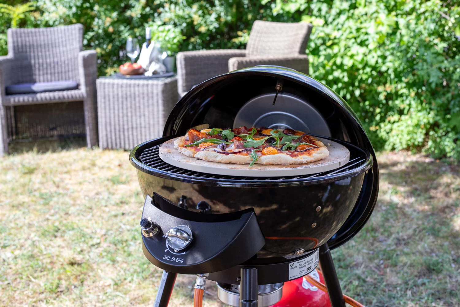 Outdoorchef Gas Kugelgrill Chelsea 420 G Pizzaofen - Pizza Chef Inkl. Grillfürst Pizzastein, Pizzaheber Und Pizzaschneider 6 Outdoorchef Gas Kugelgrill Chelsea 420 G Pizzaofen - Pizza Chef Inkl. Grillfürst Pizzastein, Pizzaheber Und Pizzaschneider – Bild 4