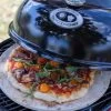 Outdoorchef Gas Kugelgrill Chelsea 420 G Pizzaofen - Pizza Chef Inkl. Grillfürst Pizzastein, Pizzaheber Und Pizzaschneider -Broil King Store Outdoorchef Pizzaofen Chelsea 420 G Pizzastein