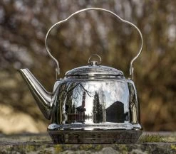 Petromax Teekessel Tk2 (3 Liter) -Broil King Store Petromax Edelstahl Teekessel 3000ml Lifestyle01