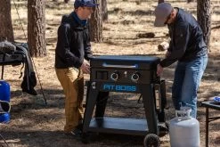 Pit Boss Plancha Grill Ultimate Plancha 2-Brenner - Mit Untergestell -Broil King Store Pit Boss Planchagrill Ultimate Plancha 2 Brenner Kompaktgrill