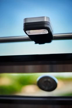 Rösle Universal BBQ LED Griffleuchte / Grilllicht -Broil King Store Roesle Griffleuchte Grillicht Lifestyle