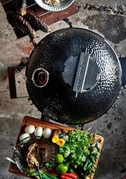 The Bastard Keramikgrill Classic Medium - Complete - Schwarz Glänzend - Modell 2023 30 The Bastard Keramikgrill Classic Medium - Complete - Schwarz Glänzend - Modell 2023 -Broil King Store The Bastard Classic Medium Keramikgrill Seitenablagen