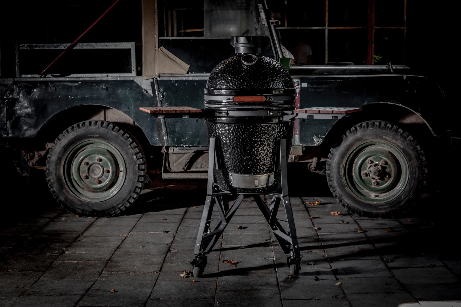 The Bastard Keramikgrill Classic Medium - Complete - Schwarz Glänzend - Modell 2023 16 The Bastard Keramikgrill Classic Medium - Complete - Schwarz Glänzend - Modell 2023 – Bild 14