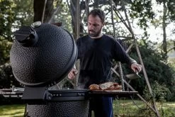 The Bastard Keramikgrill Urban XL - Complete - Schwarz Matt - Modell 2023 21 The Bastard Keramikgrill Urban XL - Complete - Schwarz Matt - Modell 2023 -Broil King Store The Bastard Keramikgrill Urban XL Deckelscharnier