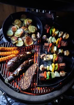 The Bastard Keramikgrill Urban Medium - Complete - Schwarz Matt - Modell 2023 19 The Bastard Keramikgrill Urban Medium - Complete - Schwarz Matt - Modell 2023 -Broil King Store The Bastard Medium Grillflaeche Pfanne