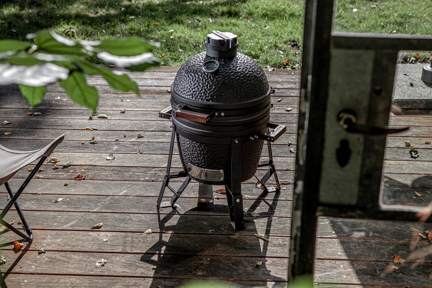 The Bastard Keramikgrill Urban Compact - Schwarz Matt - Modell 2023 3 The Bastard Keramikgrill Urban Compact - Schwarz Matt - Modell 2023