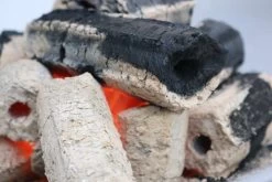 Greek Fire Holzkohlebriketts 10kg -Broil King Store greek fire briketts glut detail 1