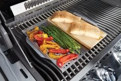 Napoleon Multifunktionaler Topper / Lochblech Mit Zedernholz Räucherbrett -Broil King Store napoleon grill topper einsatz