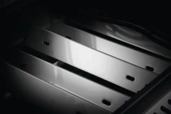 Napoleon Rogue XT 425 Gasgrill - All Black - Mit Sizzle Zone - Modell 2023 24 Napoleon Rogue XT 425 Gasgrill - All Black - Mit Sizzle Zone - Modell 2023 -Broil King Store napoleon rogue gasgrill brennerabdeackungen sear plates 1