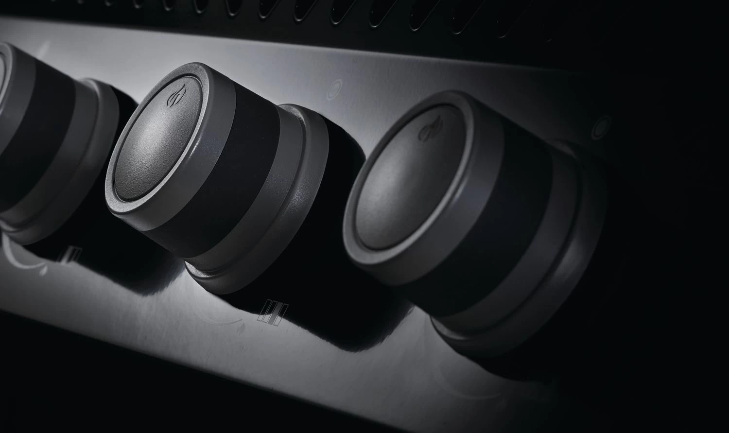 Napoleon Rogue 425 Gasgrill - All Black - Modell 2023 - Inkl. Abdeckhaube 10 Napoleon Rogue 425 Gasgrill - All Black - Modell 2023 - Inkl. Abdeckhaube – Bild 8