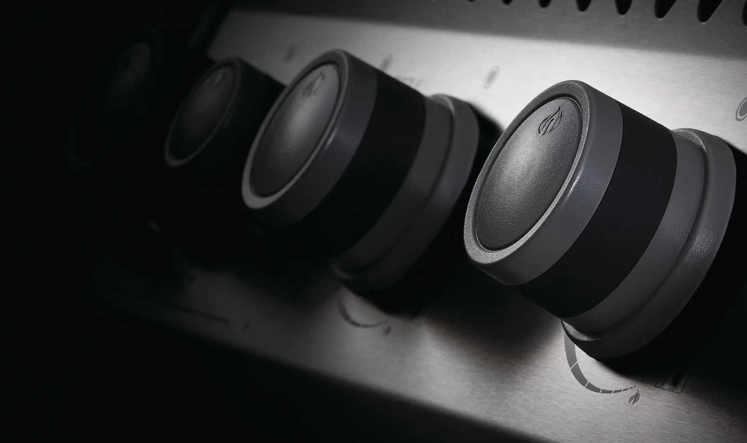 Napoleon Rogue XT 425 Edelstahl Gasgrill Mit Sizzle Zone - Modell 2023 4 Napoleon Rogue XT 425 Edelstahl Gasgrill Mit Sizzle Zone - Modell 2023 – Bild 2