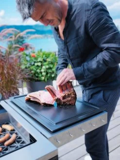 Outdoorchef Gas Kugelgrill Station Lugano 570 G EVO -Broil King Store outdoorchef xxl schneidebrett 14 112 60 01