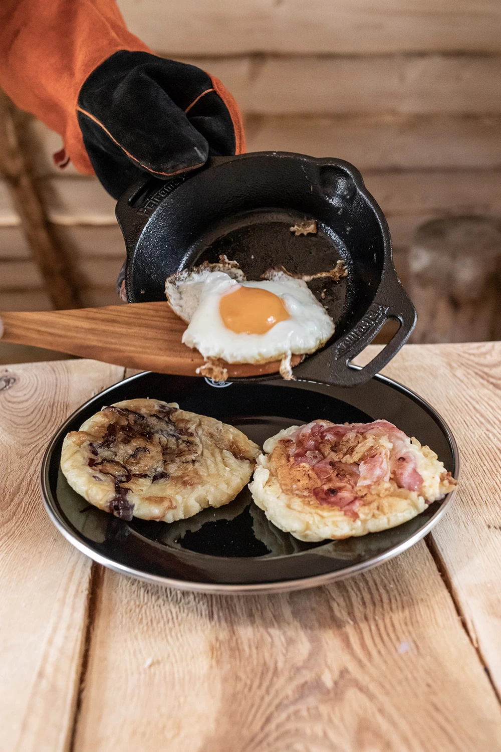 Petromax Feuerpfanne Gusseisen Fp15h-t Mit Zwei Henkeln 4 Petromax Feuerpfanne Gusseisen Fp15h-t Mit Zwei Henkeln – Bild 2