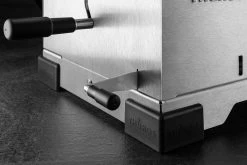 Thüros PRO1 - Modularer Holzkohle Tischgrill Mit Edelstahlrost -Broil King Store thueros pro1 detail hoehenverstellung 1